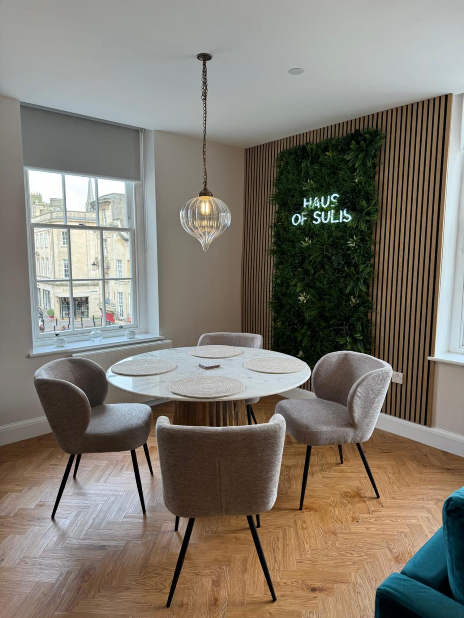 Haus Of Sulis, City Centre Apartment With Lift Access Bath Zewnętrze zdjęcie