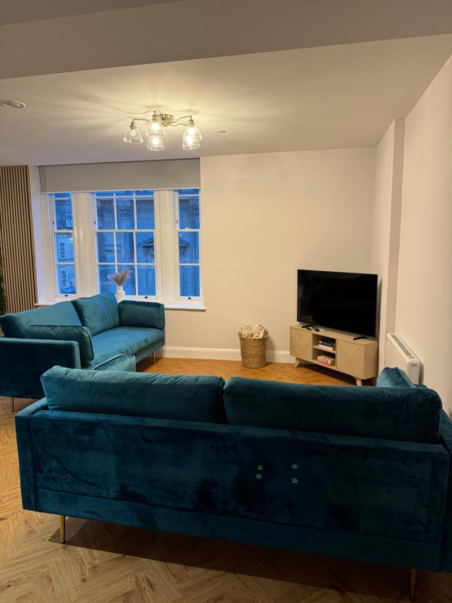 Haus Of Sulis, City Centre Apartment With Lift Access Bath Zewnętrze zdjęcie