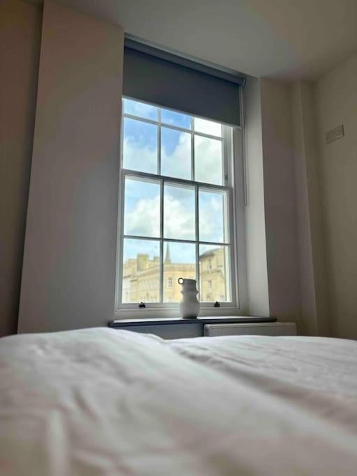 Haus Of Sulis, City Centre Apartment With Lift Access Bath Zewnętrze zdjęcie